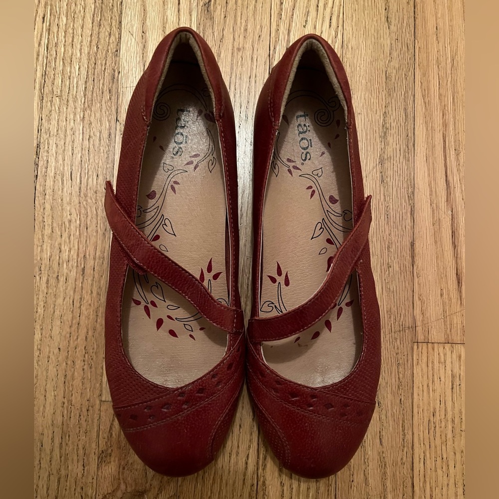 Taos Coquette Red Sandals